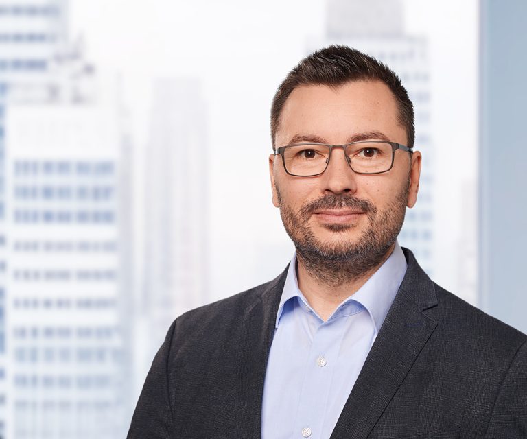 Bewerbungsbild vor dem Hintergrund deiner Wahl